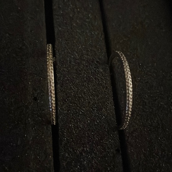 Medium hoop earrings silver - Picture 2 of 6